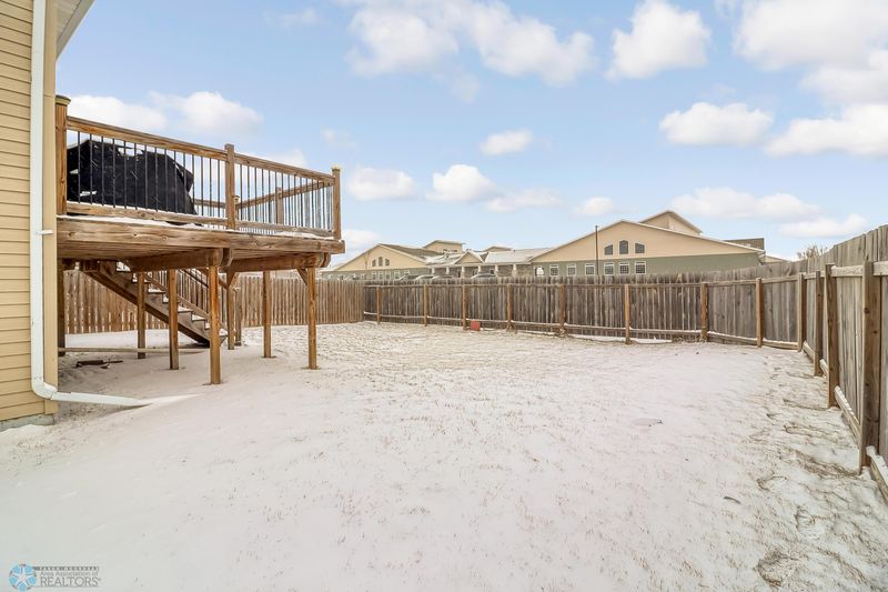 3372 27th St S, Moorhead, MN 56560