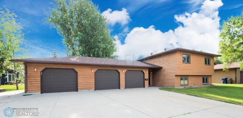 3108 22nd St S, Moorhead, MN 56560