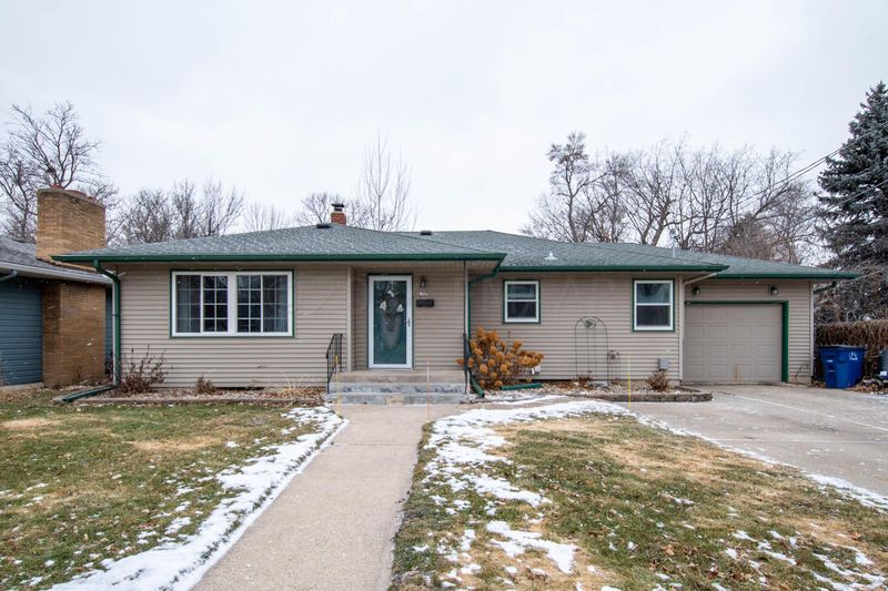 415 15th St S, Moorhead, MN 56560