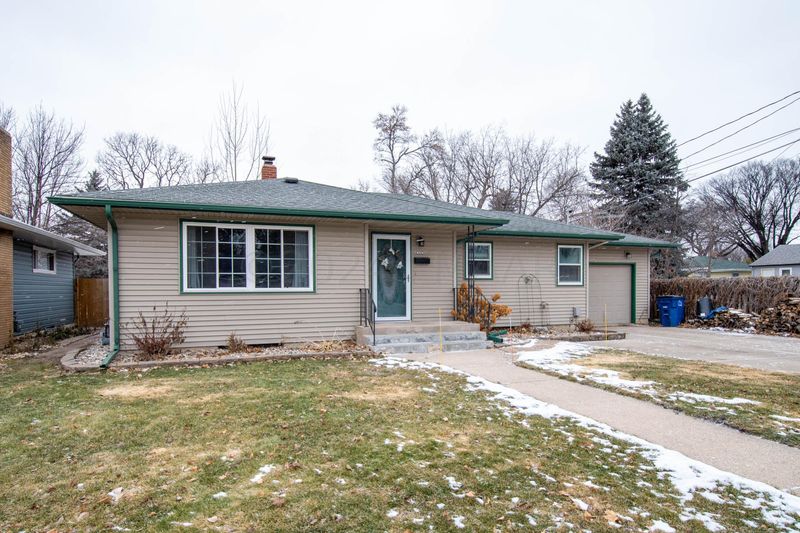 415 15th St S, Moorhead, MN 56560