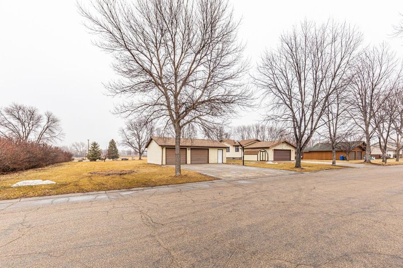 805 4 1/2 Ave NE, Barnesville, MN 56514