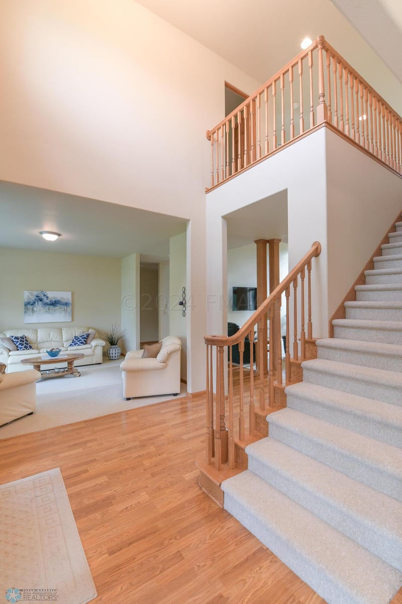 903 110th Ave N, Moorhead, MN 56560