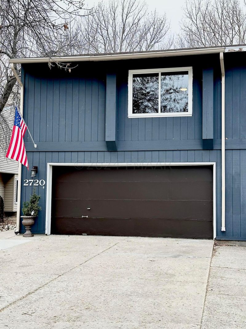 2720 26th St Cir S, Moorhead, MN 56560