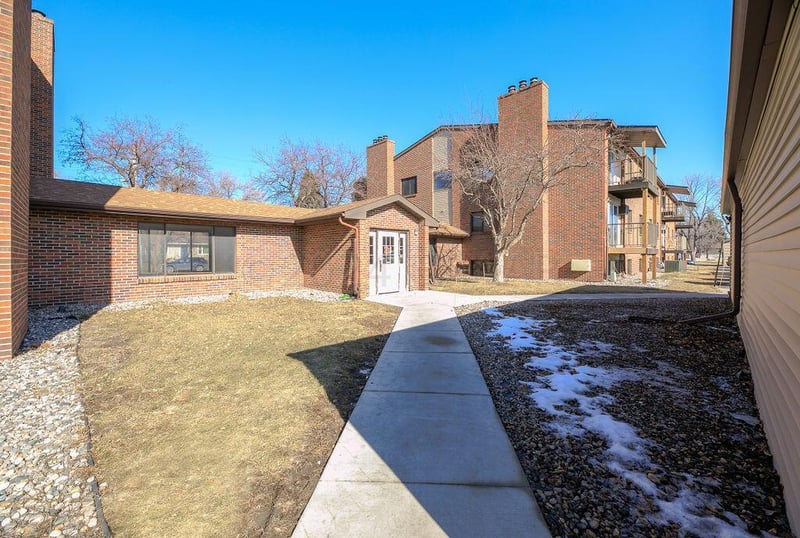 402 1 Ave NW #C, Dilworth, MN 56529
