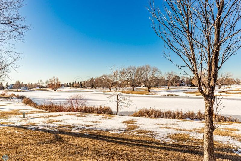 3115 Village Green E Loop Dr, Moorhead, MN 56560