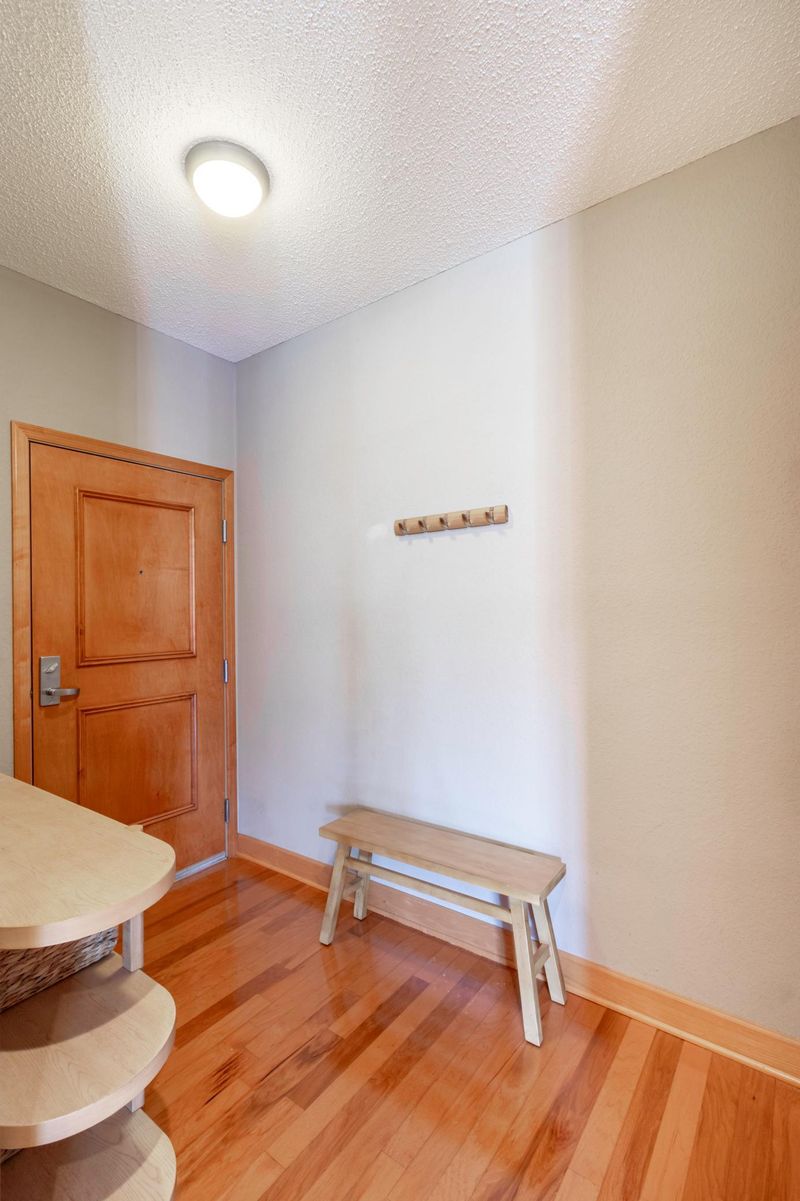1800 Clinton Ave #201, Minneapolis, MN 55404