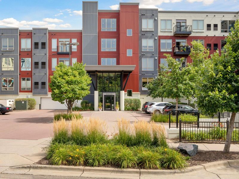 240 Spring St #220, Saint Paul, MN 55102