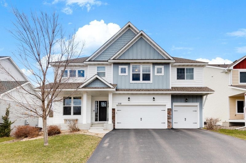 1118 Rosemary Ln, Chaska, MN 55318