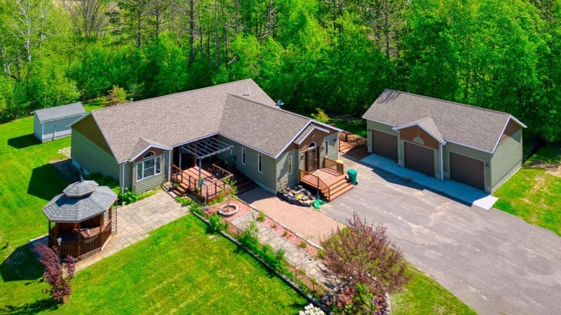 411 E Hawkins Ave, Nashwauk, MN 55769