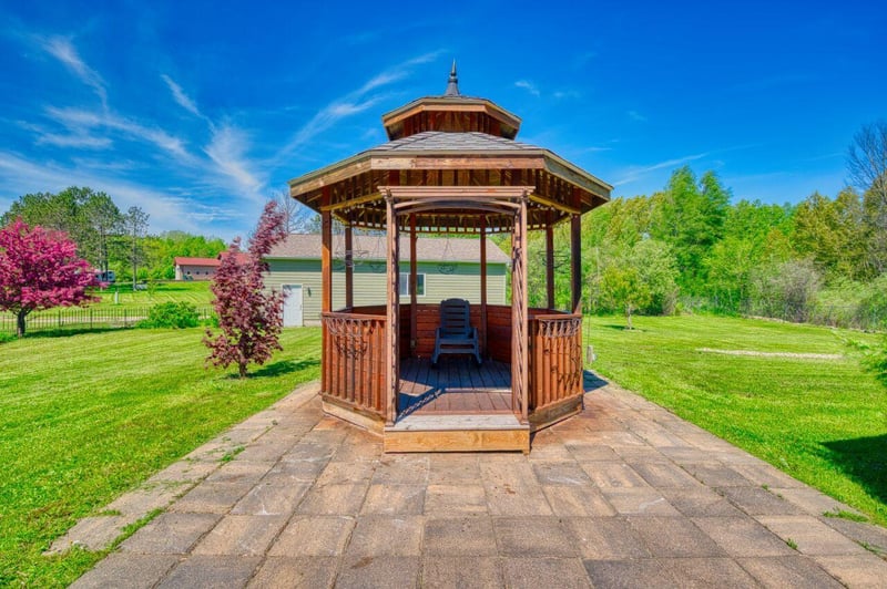 411 E Hawkins Ave, Nashwauk, MN 55769