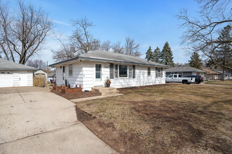 7948 Scott Blvd, Cottage Grove, MN 55016
