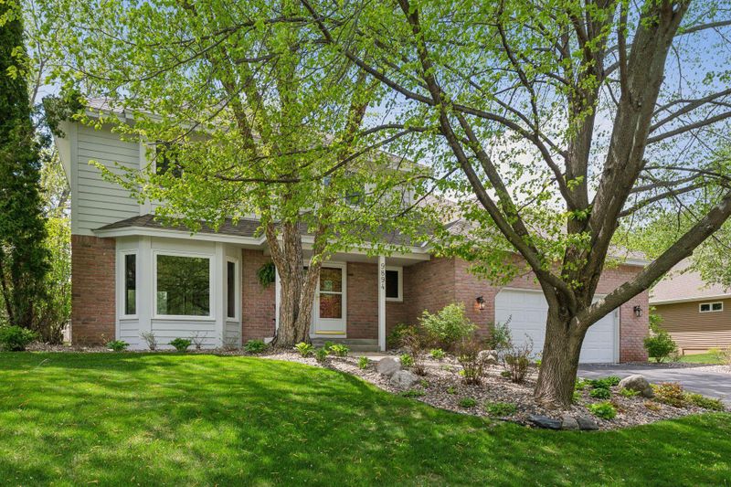9894 Jedlicka Ct, Eden Prairie, MN 55347