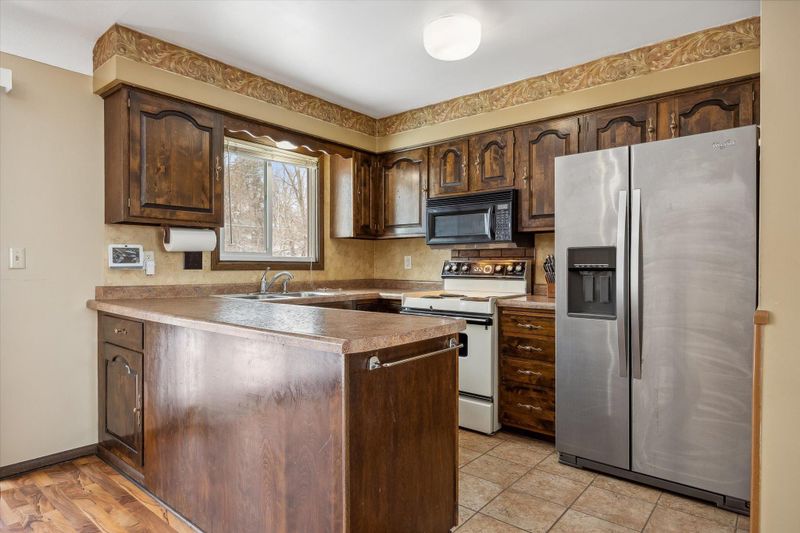 1863 3rd St E, Saint Paul, MN 55119