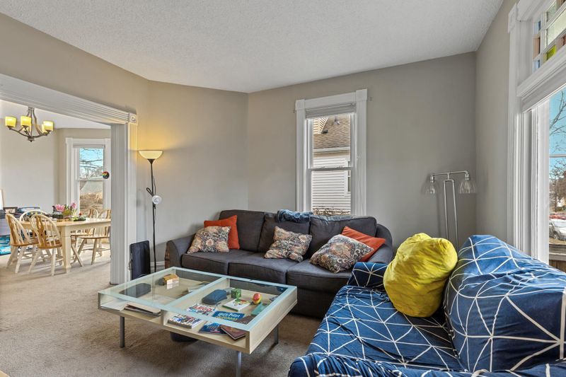 957 Rose Ave E, Saint Paul, MN 55106