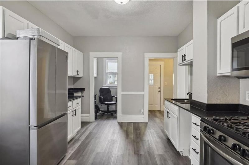735 Maryland Ave E, North Saint Paul, MN 55106