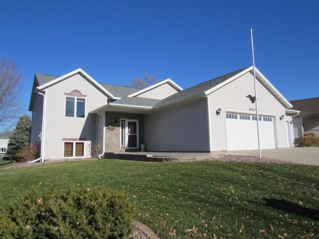6213 S Pointe Dr SW, Rochester, MN 55902
