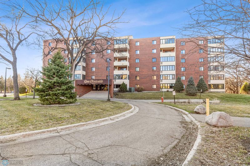 105 3rd St N #402, Moorhead, MN 56560
