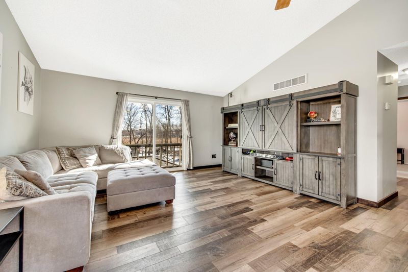 249 Wildhurst Rd, Waconia, MN 55387