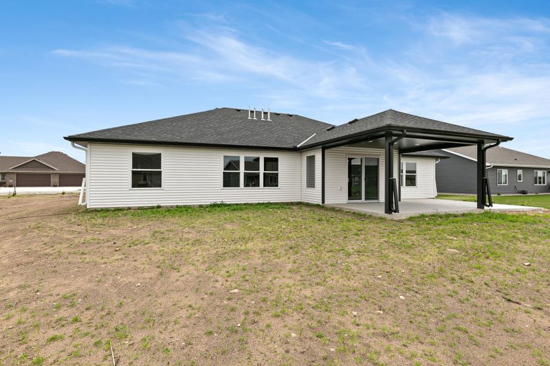 1691 Hurst Castle Rd, Saint Cloud, MN 56303