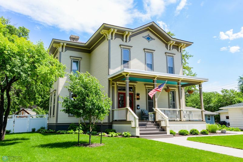 316 5th St S, Moorhead, MN 56560