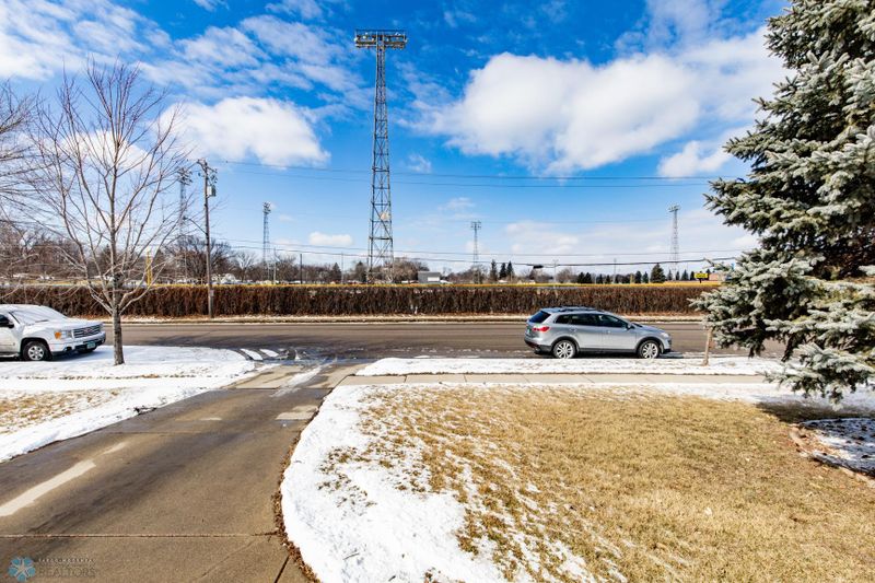 1404 11th St N, Moorhead, MN 56560