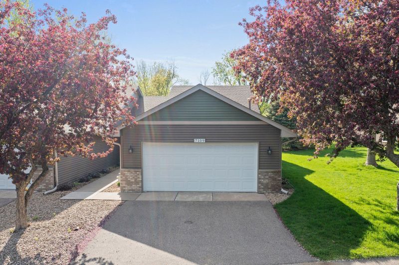 7109 Ivy Ridge Ln, Lino Lakes, MN 55014