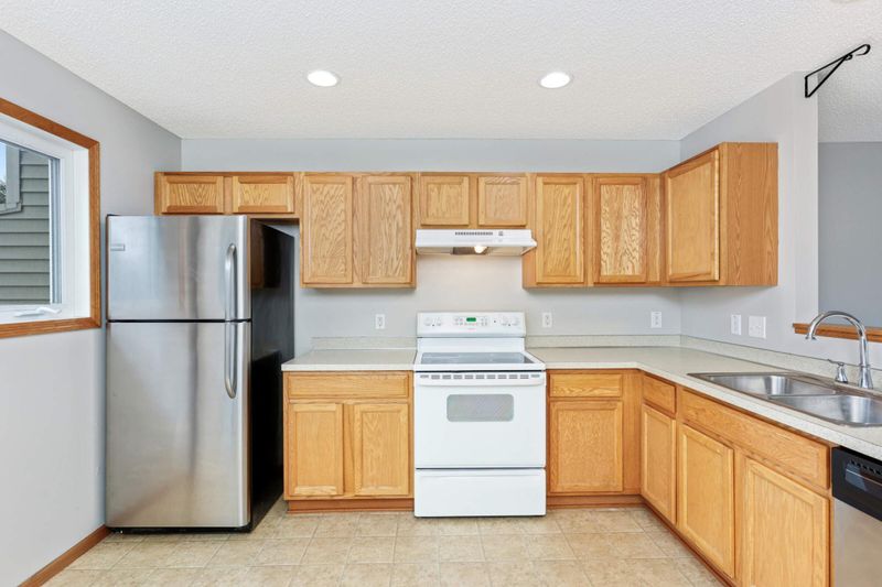 4811 Education Dr N #7, Hugo, MN 55038