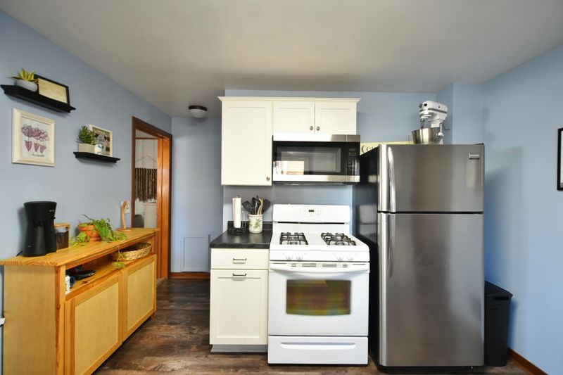 422 10th St NW, Rochester, MN 55901