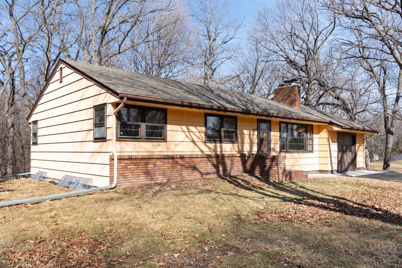 220 W 77th St, Chanhassen, MN 55317