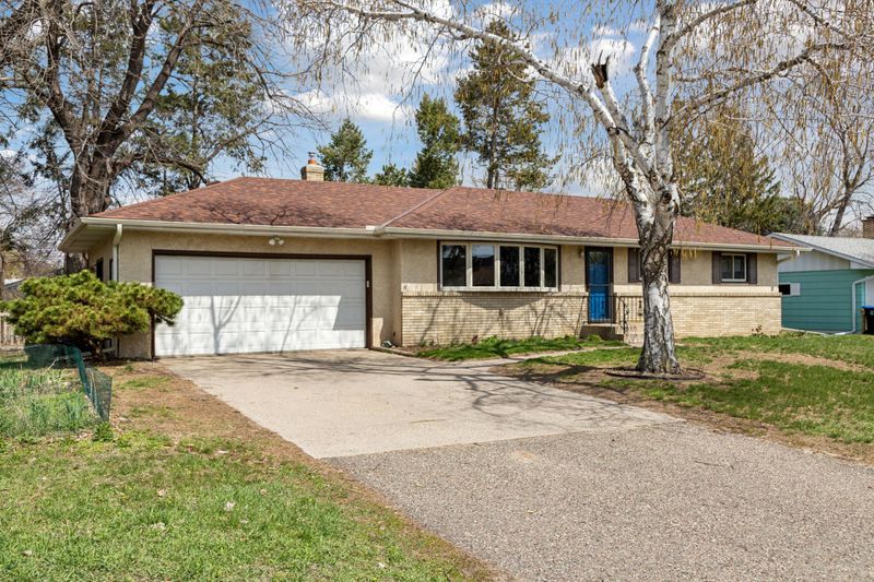 1483 Centennial Dr, Roseville, MN 55113