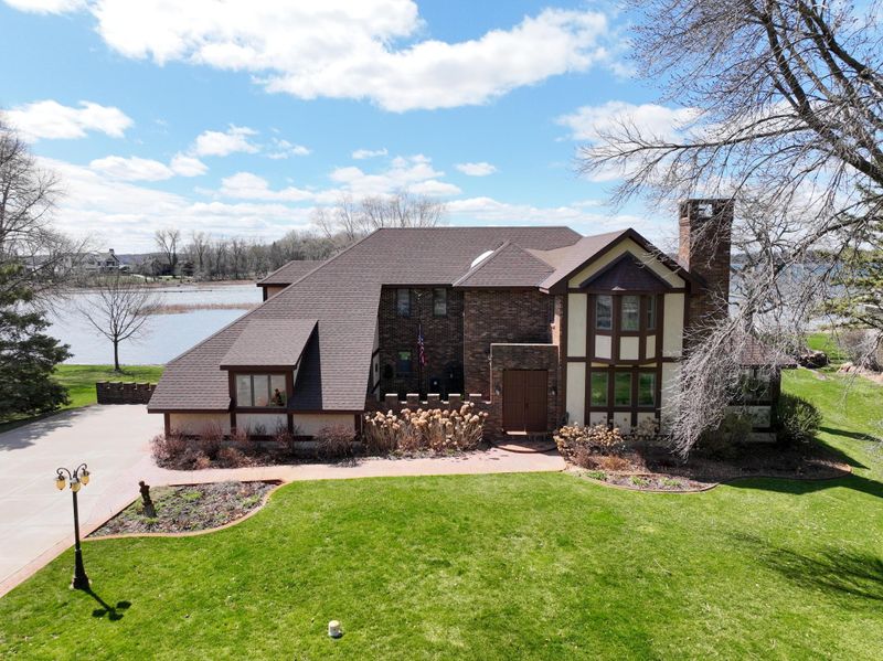102 Dellwood Ave, Dellwood, MN 55110