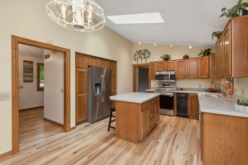 15717 Forest Cir, Burnsville, MN 55306