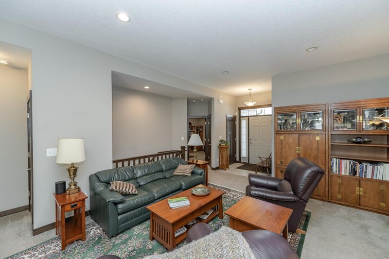 2980 Ivory Rd NE, Rochester, MN 55906