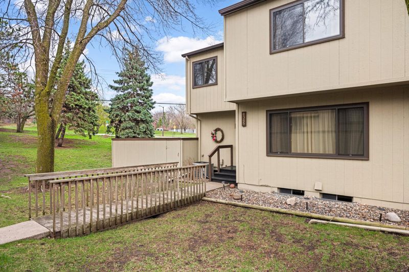 6365 Saint Johns Dr, Eden Prairie, MN 55346