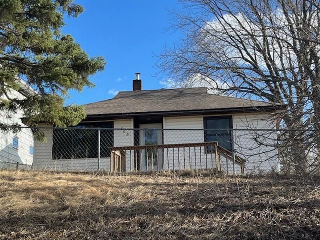 808 Clay St, Eveleth, MN 55734