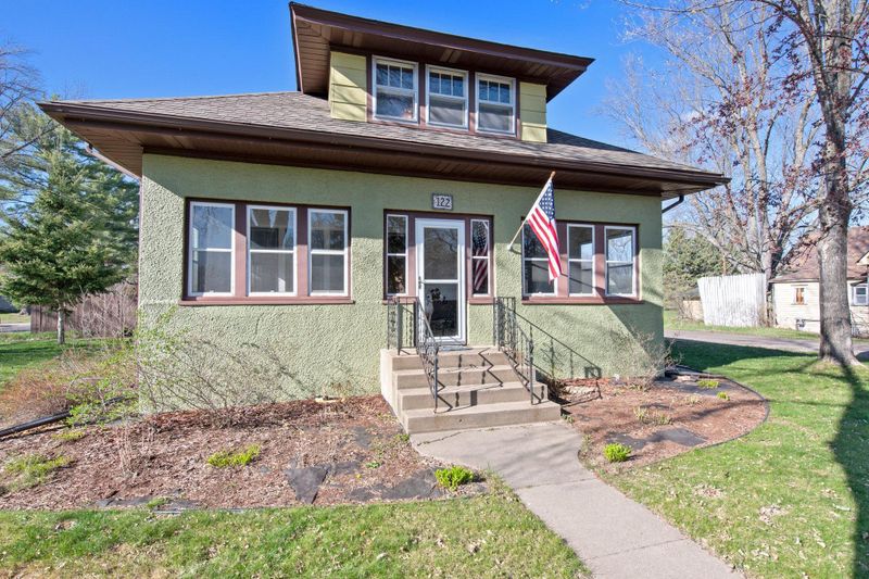 122 Elizabeth St SW, Isanti, MN 55040