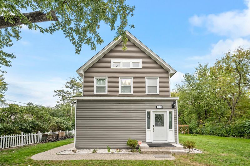 1800 English St, Maplewood, MN 55109