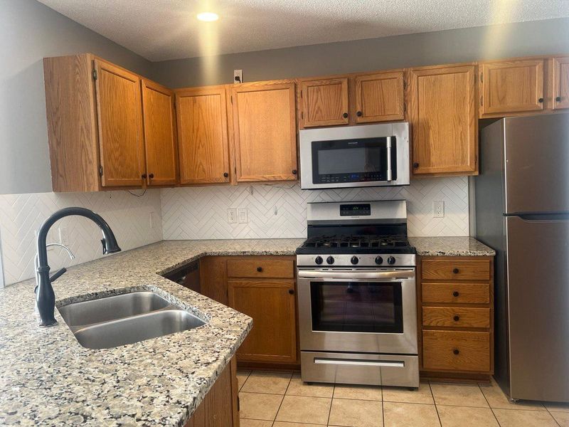 1829 E 122nd St, Burnsville, MN 55337