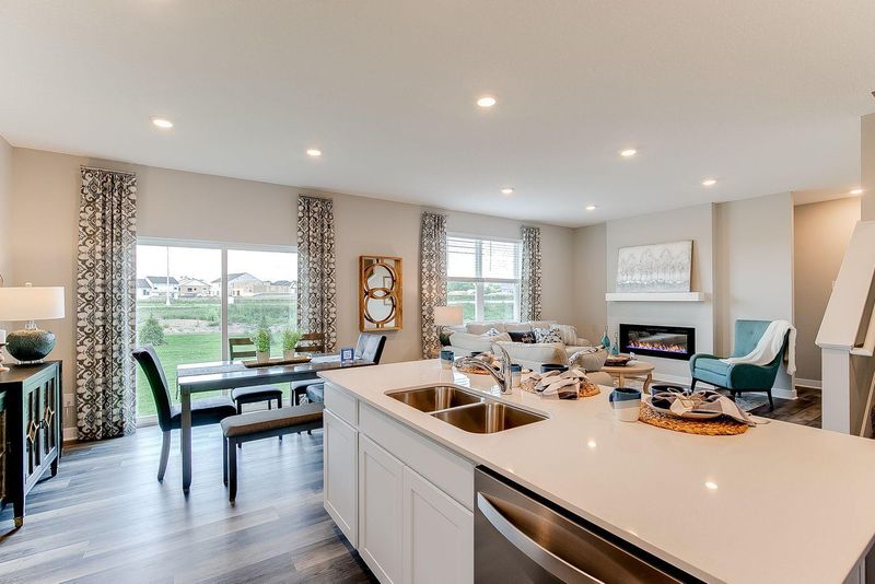 6586 Pine Arbor Blvd S, Cottage Grove, MN 55016