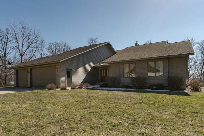 30248 Highway 74, Saint Charles, MN 55972