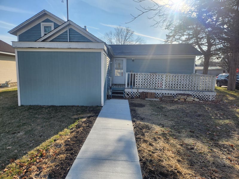 317 S Ellsworth St, Houston, MN 55943