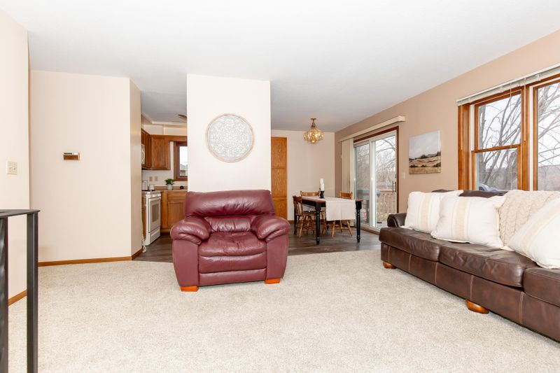 14712 Burnell Park Dr, Burnsville, MN 55306