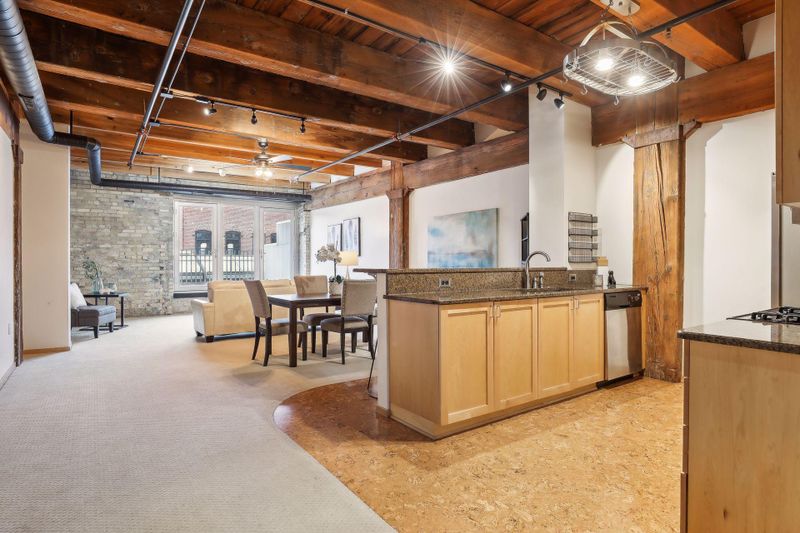 406 Wacouta St #313, Saint Paul, MN 55101