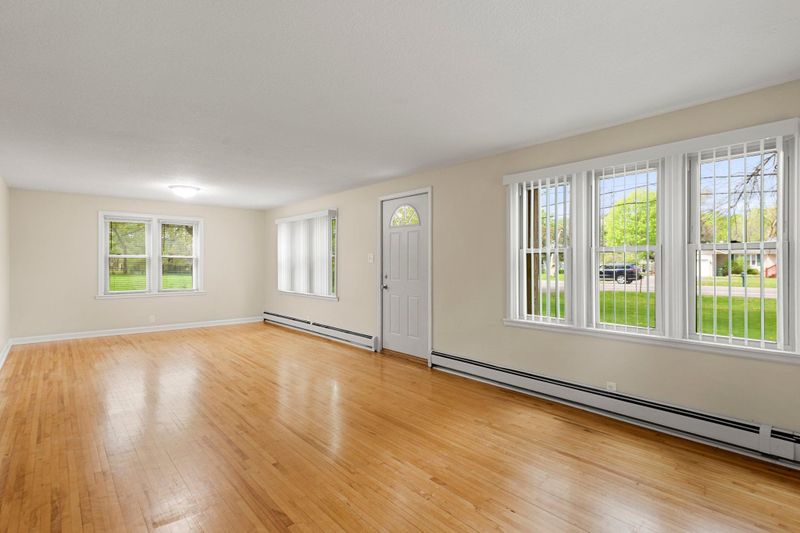 6524 W Broadway Ave, Brooklyn Park, MN 55428
