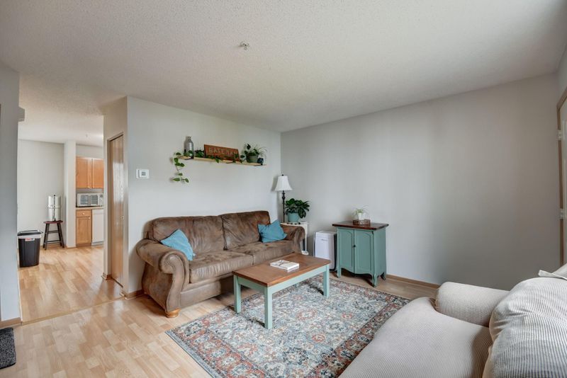 13177 Murdock Ter, Eden Prairie, MN 55347