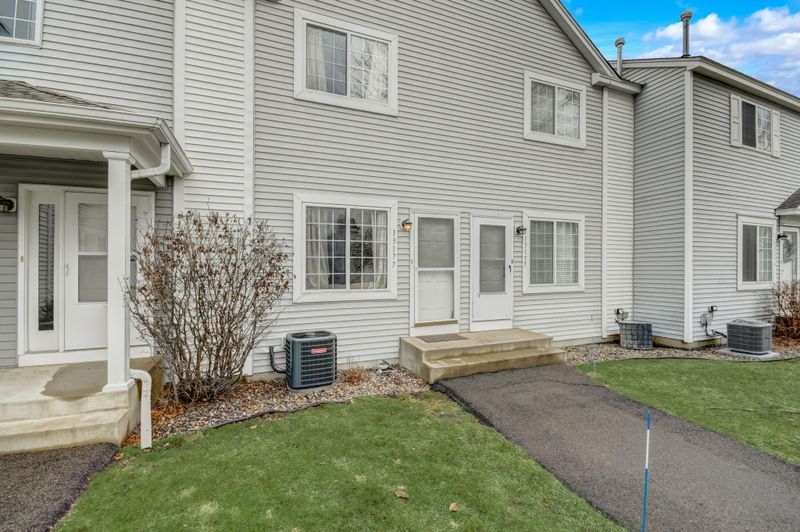 13177 Murdock Ter, Eden Prairie, MN 55347