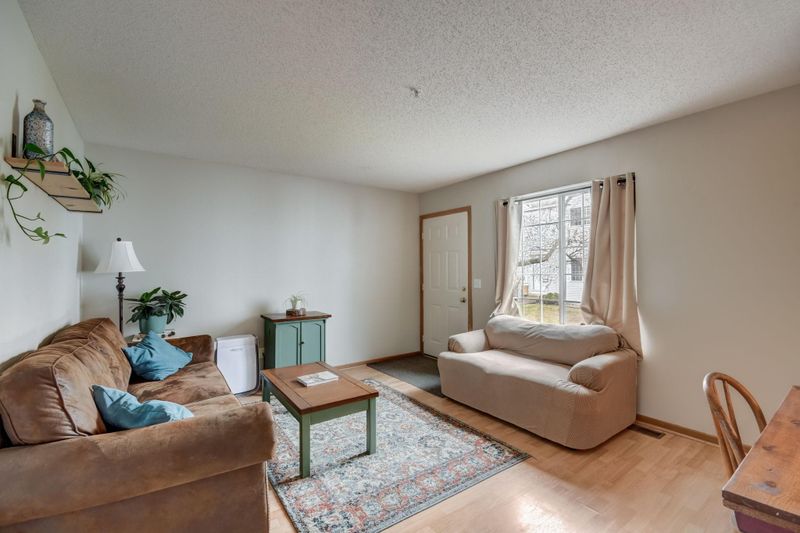 13177 Murdock Ter, Eden Prairie, MN 55347