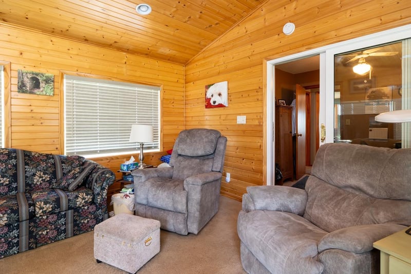 701 1st St W, Jasper, MN 56144