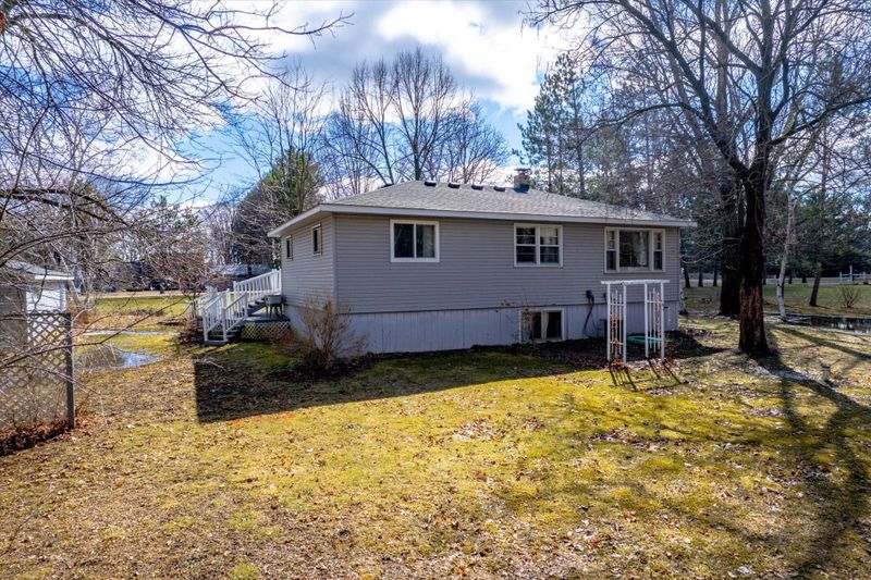 47162 Cambridge Dr, Stanchfield, MN 55080
