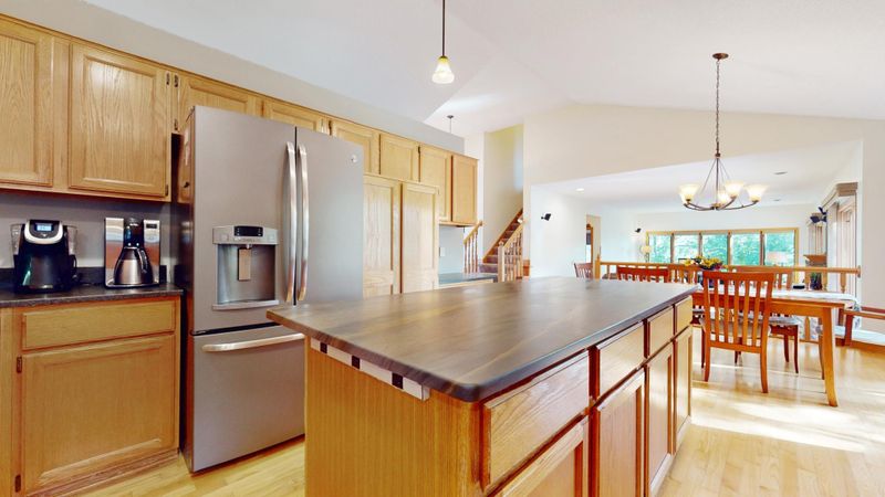 8105 Lawndale Ln N, Maple Grove, MN 55311